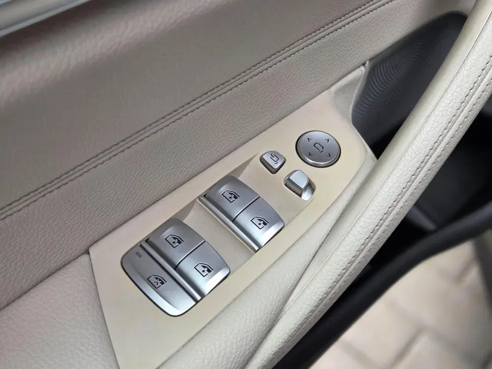 BMW 5-serie 545e xDrive M-Sport uit 2021, foto 19