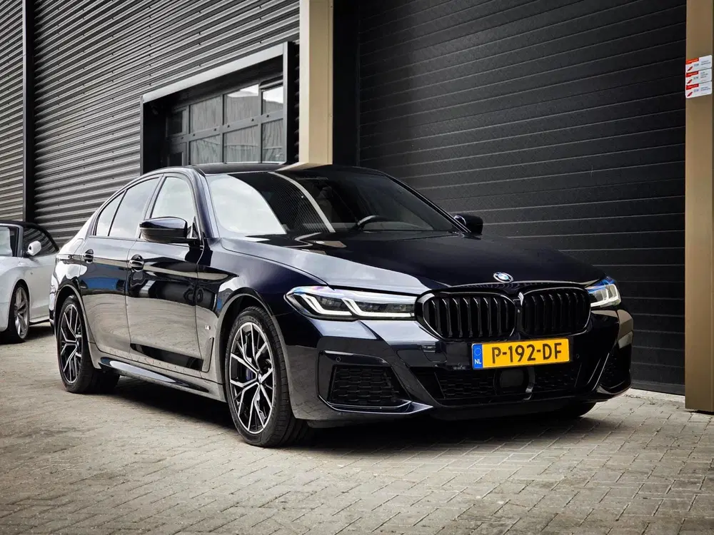 BMW 5-serie 545e xDrive M-Sport uit 2021, foto 3