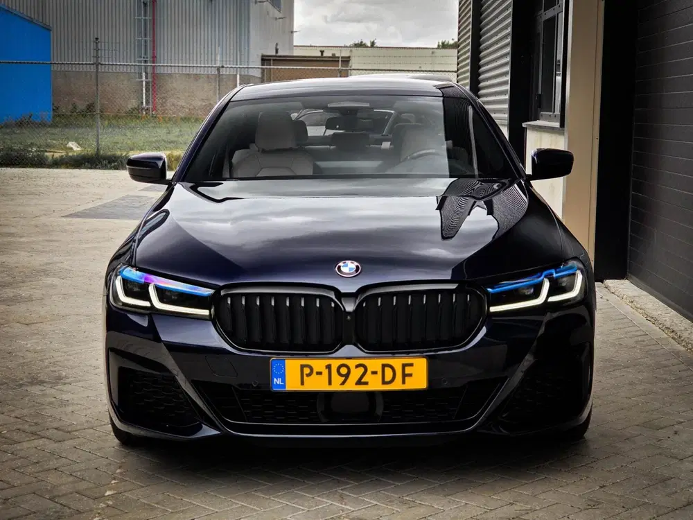 BMW 5-serie 545e xDrive M-Sport uit 2021, foto 4
