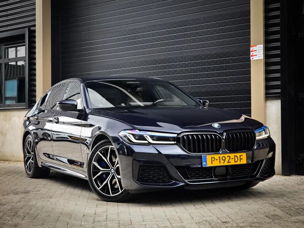 BMW 5-serie 545e xDrive M-Sport uit 2021, foto 8