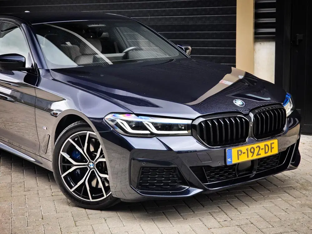 BMW 5-serie 545e xDrive M-Sport uit 2021, foto 9