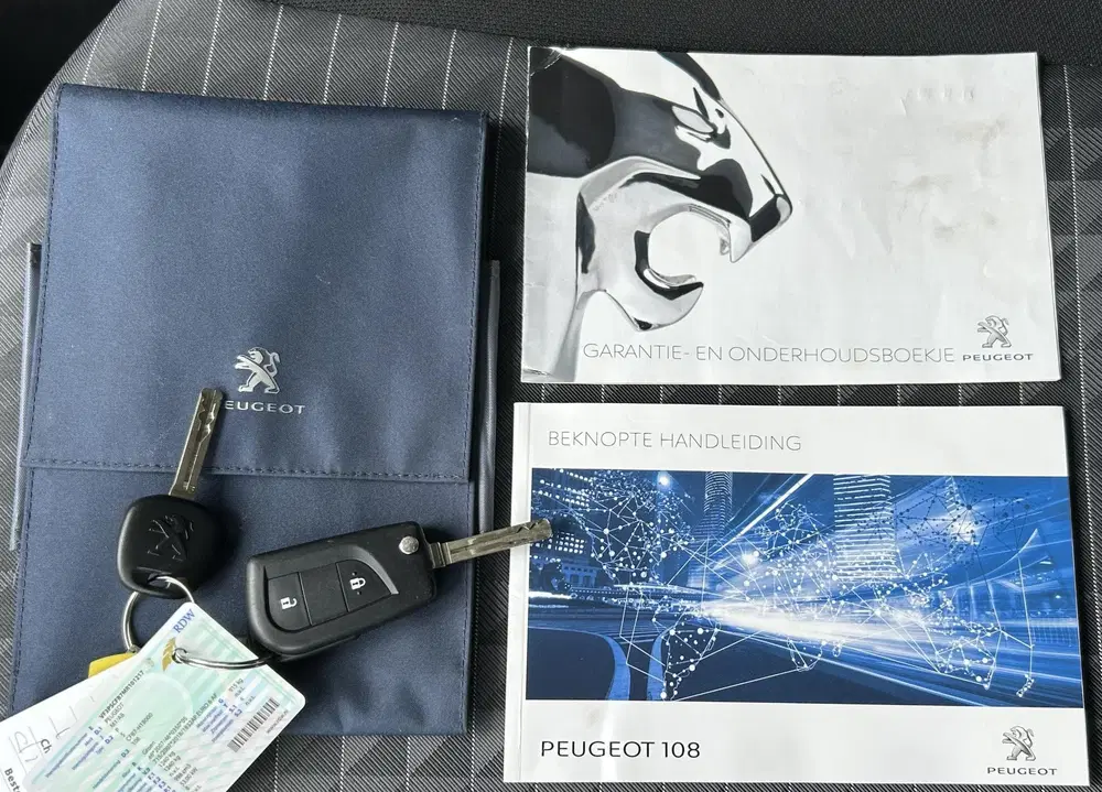 Peugeot 108 1.0 e-VTi Active 72PK uit 2021, foto 12