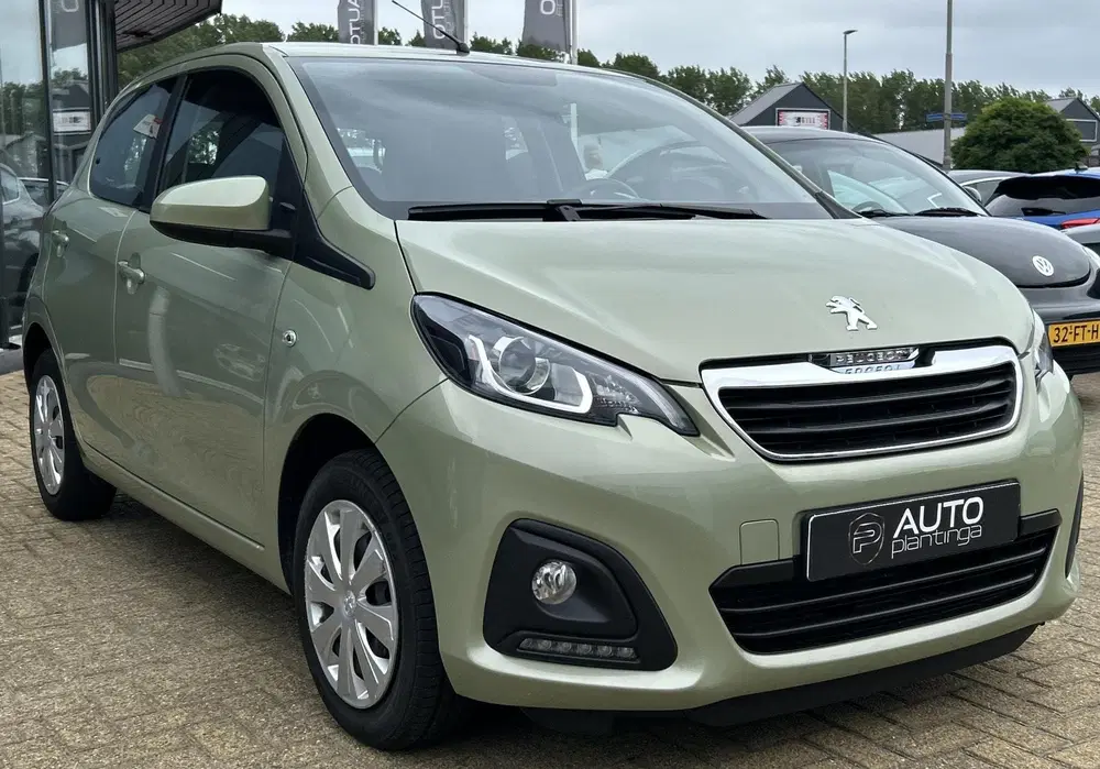 Peugeot 108 1.0 e-VTi Active 72PK uit 2021, foto 2