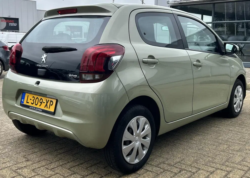 Peugeot 108 1.0 e-VTi Active 72PK uit 2021, foto 3