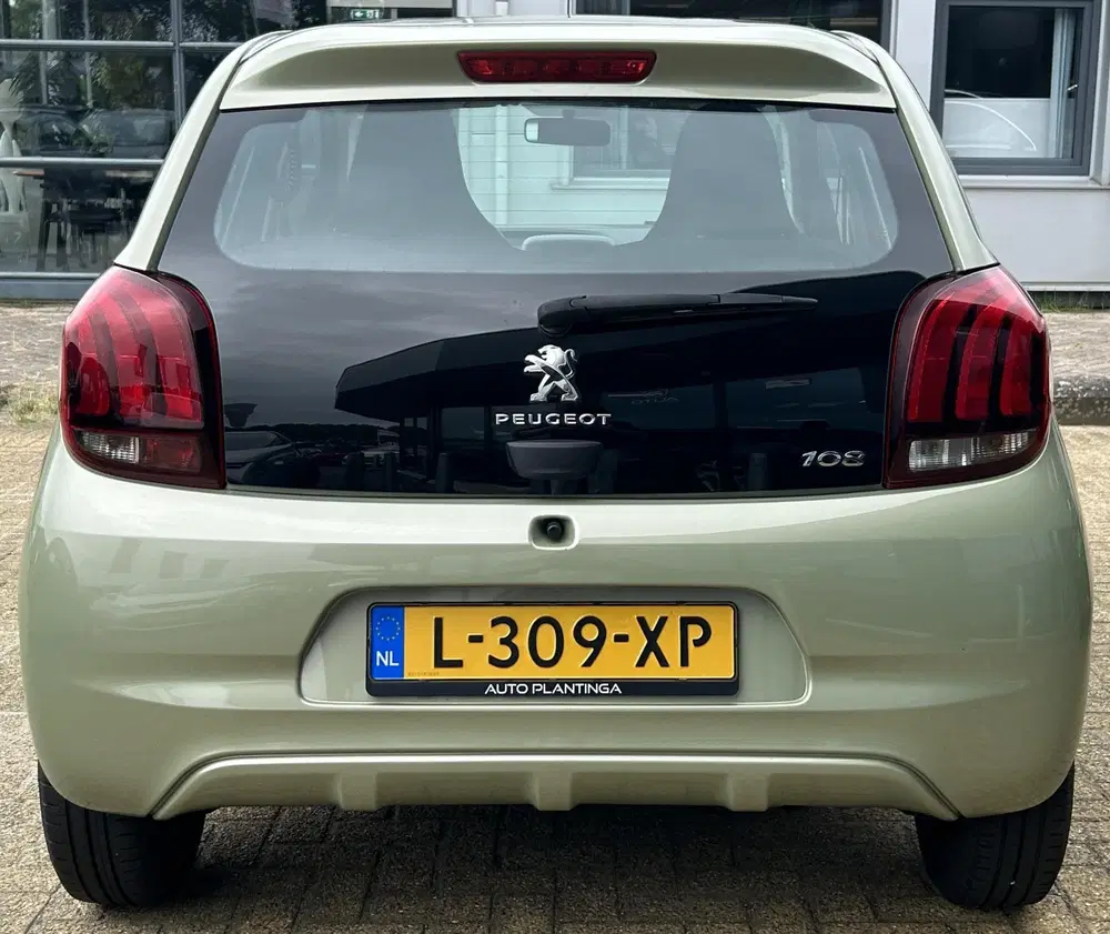 Peugeot 108 1.0 e-VTi Active 72PK uit 2021, foto 5