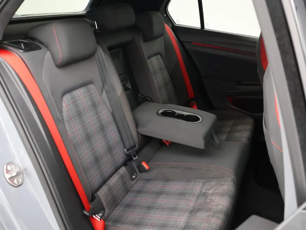 Volkswagen Golf 2.0 TSI GTI 245 PK + PANORAMA | MOONSTONE GR uit 2021, foto 19