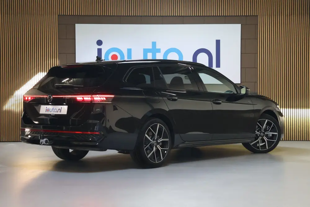 Volkswagen Passat 1.5 eHybrid 272PK R-Line Black Sty uit 2025, foto 3