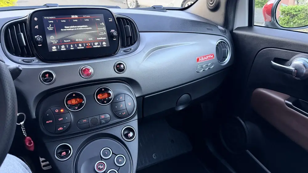 Abarth 595C 1.4 T-Jet Abarth MTA Turismo 1 uit 2022, foto 13