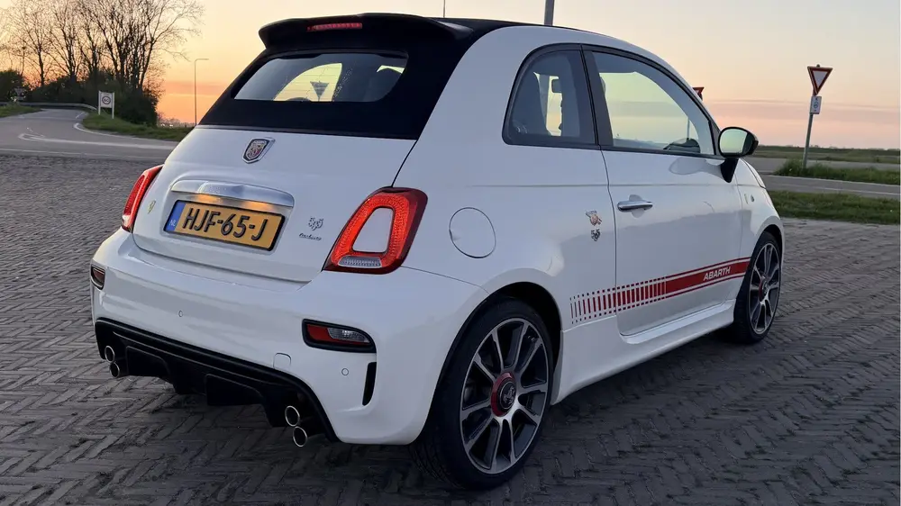 Abarth 595C 1.4 T-Jet Abarth MTA Turismo 1 uit 2022, foto 2