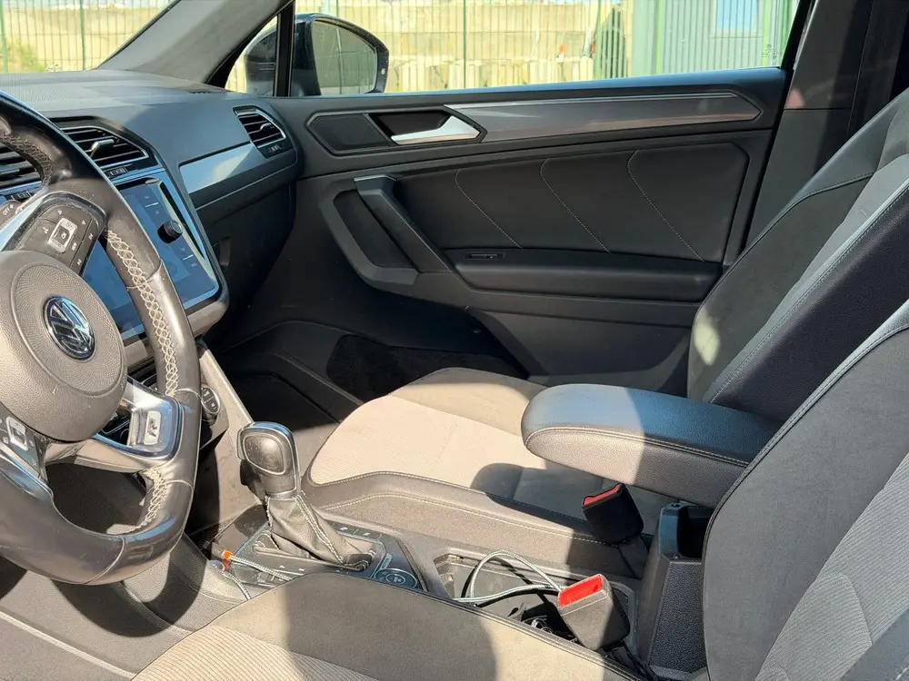 Volkswagen Tiguan RLINE 2.0 TDI 191pk 4Motion DSG 2019 Zwart uit 2019, foto 6