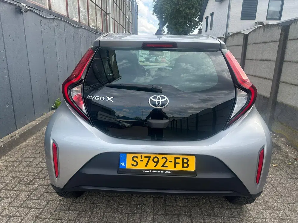 Toyota Aygo X 1.0 VVT-i MT Play AIRCO uit 2023, foto 3