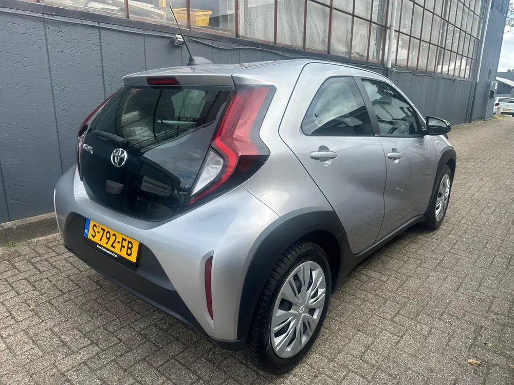 Toyota Aygo X 1.0 VVT-i MT Play AIRCO uit 2023, foto 4