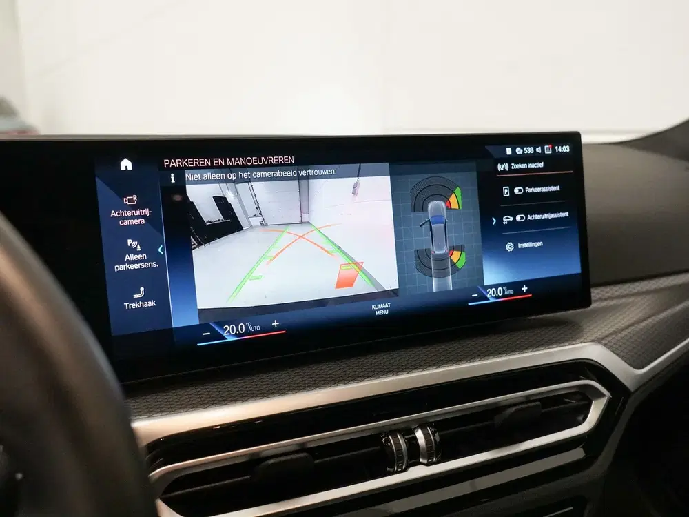 BMW 3-serie 3 Serie Touring 330e M-Sport uit 2023, foto 14