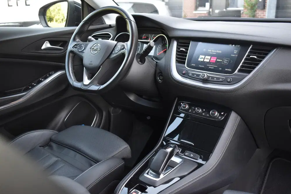 Opel Grandland X 1.6 Turbo Hybrid4 Innovation Keyless Stoel uit 2020, foto 16