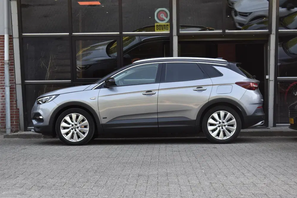 Opel Grandland X 1.6 Turbo Hybrid4 Innovation Keyless Stoel uit 2020, foto 4