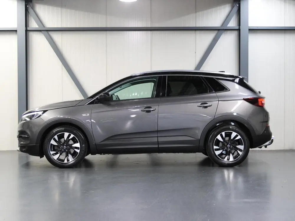 Opel Grandland X 1.6 Turbo 180PK Business Executive uit 2020, foto 2