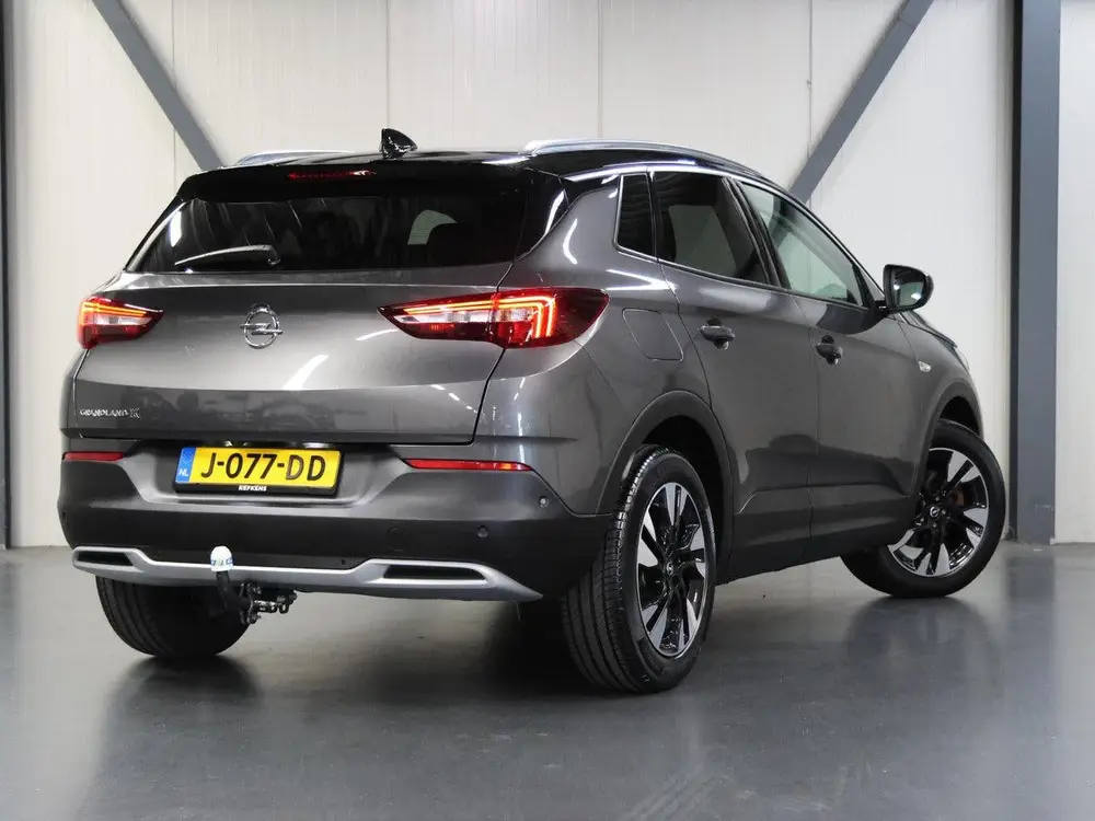 Opel Grandland X 1.6 Turbo 180PK Business Executive uit 2020, foto 3