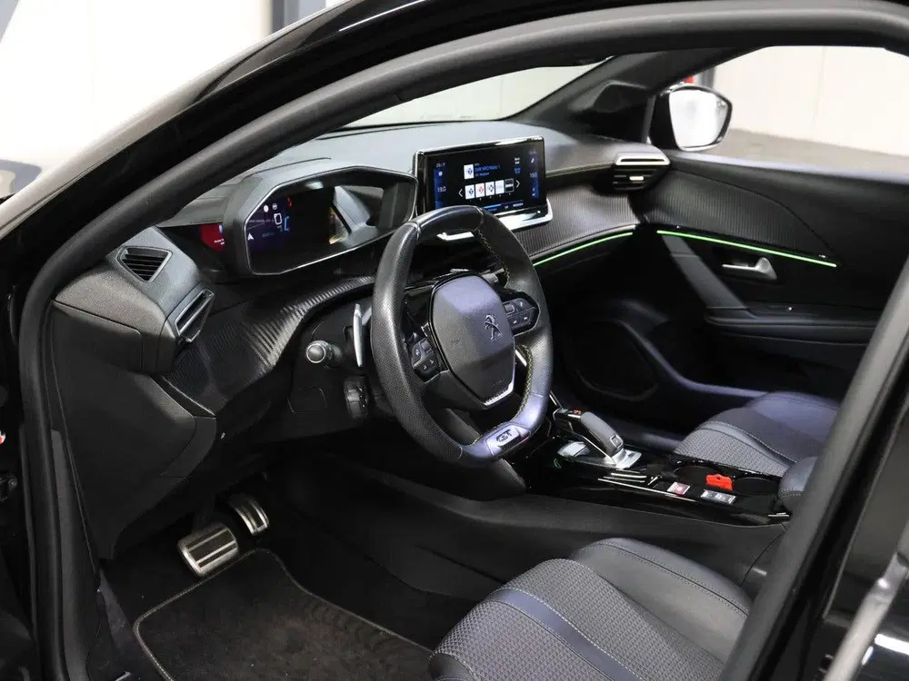 Peugeot 208 1.2 130PK GT uit 2021, foto 11