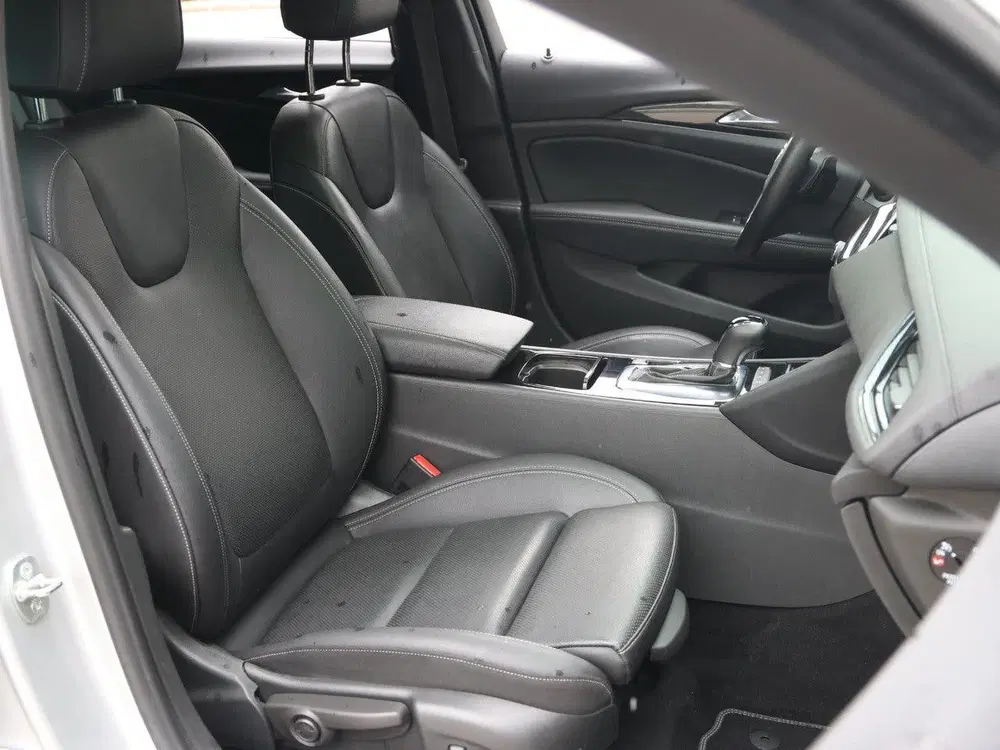 Opel Insignia 200pk Exclusive uit 2019, foto 10