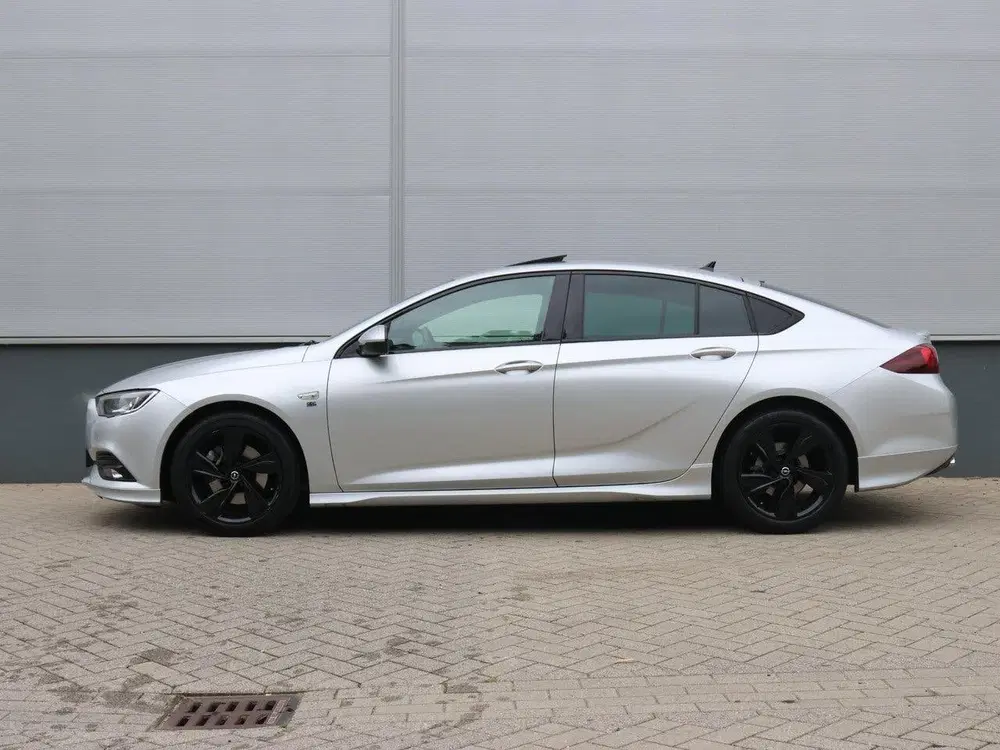 Opel Insignia 200pk Exclusive uit 2019, foto 2
