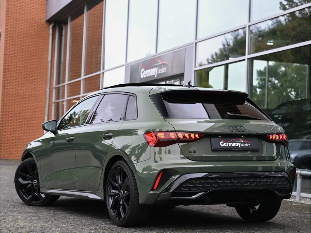 Audi A3 35TFSI S-Edition NIEUW 2653km Pano Sonos uit 2025, foto 2