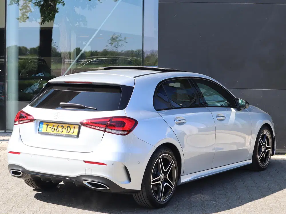 Mercedes-Benz A-Klasse 180 AMG Line l Panorama dak l Keyless uit 2023, foto 2