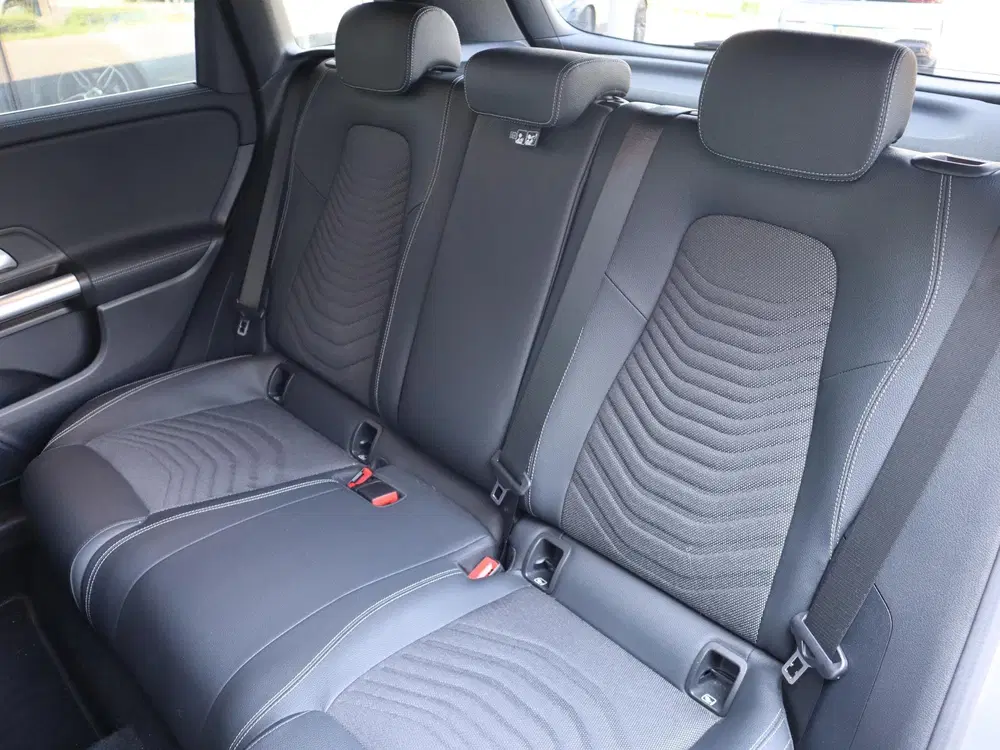 Mercedes-Benz B-Klasse 250 e Star Edition l Keyless l Achter uit 2024, foto 11
