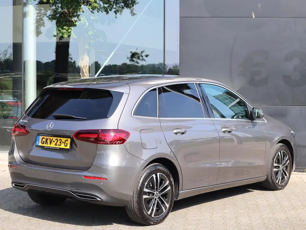 Mercedes-Benz B-Klasse 250 e Star Edition l Keyless l Achter uit 2024, foto 2