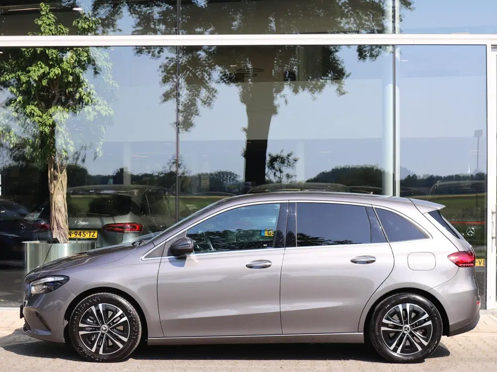 Mercedes-Benz B-Klasse 250 e Star Edition l Keyless l Achter uit 2024, foto 4