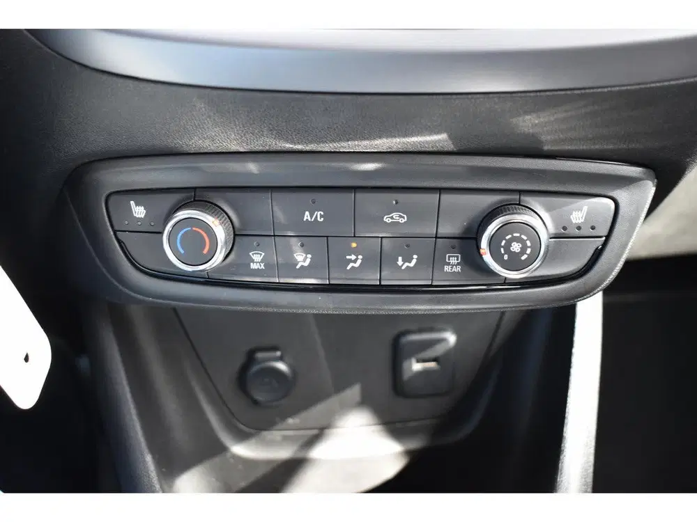 Opel Crossland 1.2 Edition uit 2022, foto 12