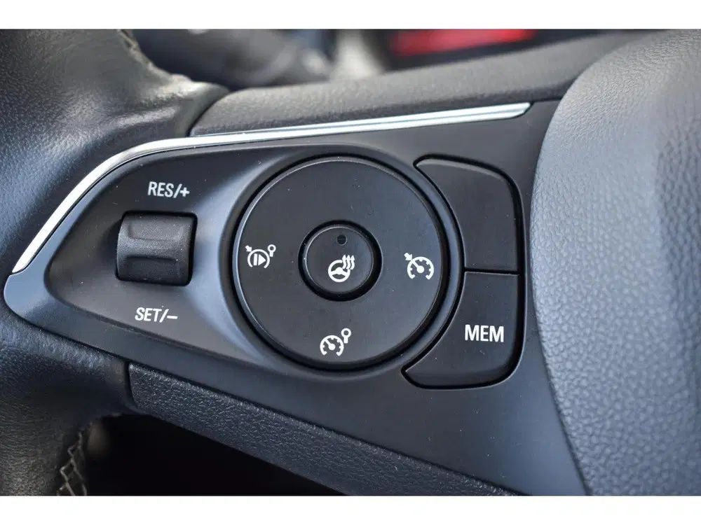 Opel Crossland 1.2 Edition uit 2022, foto 18