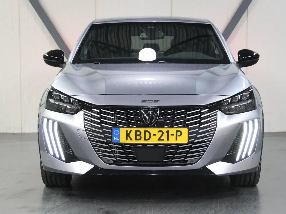 Peugeot 208 Hybrid 110PK GT uit 2025, foto 5