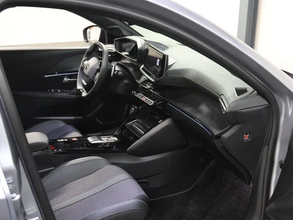 Peugeot 208 Hybrid 110PK GT uit 2025, foto 9