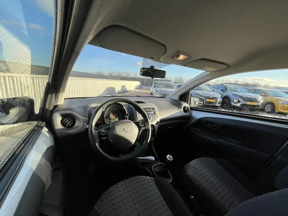 Peugeot 108 1.0 e-VTi Active uit 2022, foto 11