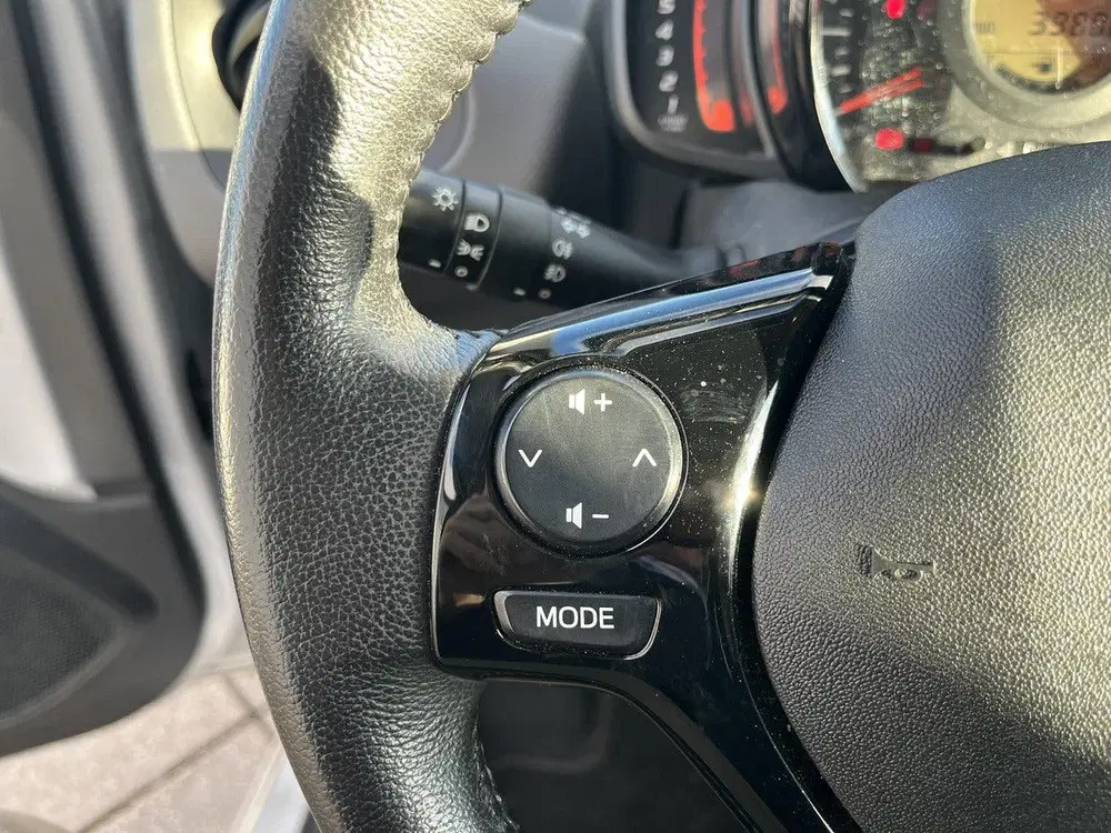 Peugeot 108 1.0 e-VTi Active uit 2022, foto 13