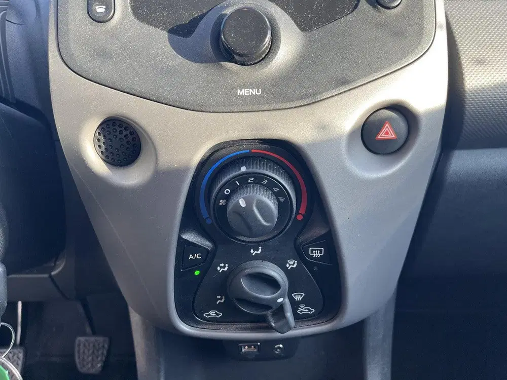 Peugeot 108 1.0 e-VTi Active uit 2022, foto 18