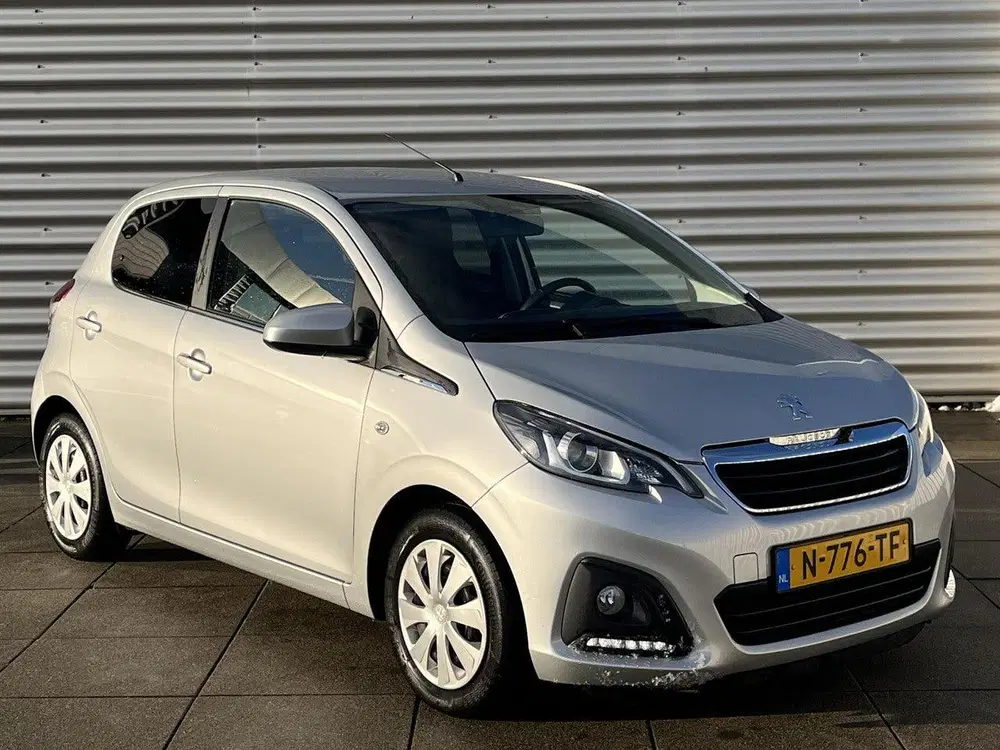 Peugeot 108 1.0 e-VTi Active uit 2022, foto 4