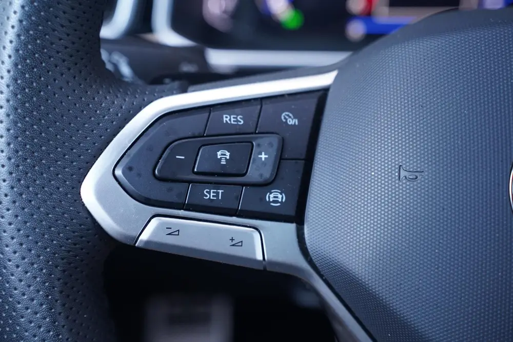 Volkswagen T-Roc 1.5 TSI R-Line Apple Carplay Panodak Achter uit 2025, foto 20