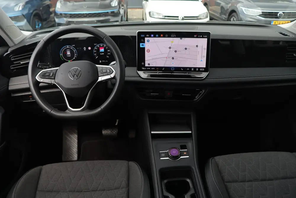 Volkswagen Tiguan 1.5 eHybrid Life | Trekhaak | Camera | ACC uit 2025, foto 11