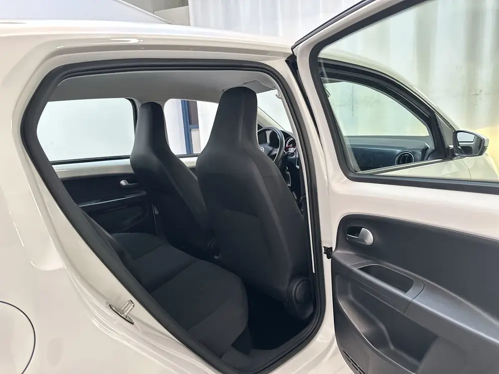 Volkswagen Up! 1.0 BMT Move Up! Airco DAB+ Elektrische Ramen uit 2019, foto 17