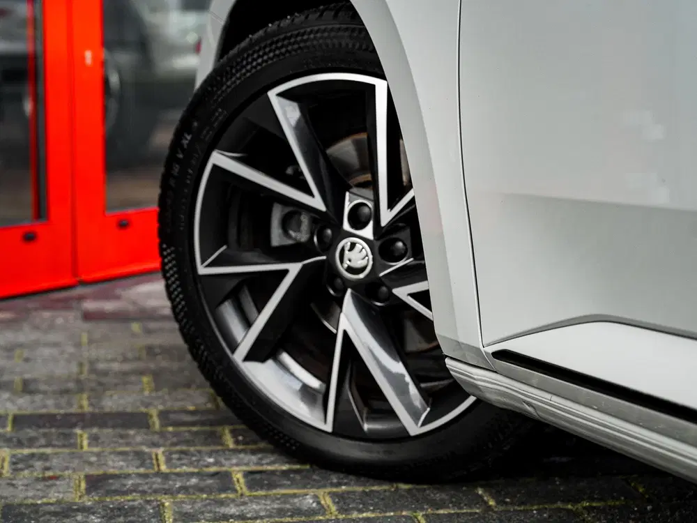 Skoda Superb 1.5 TSI ACT Limited Sportline uit 2022, foto 15