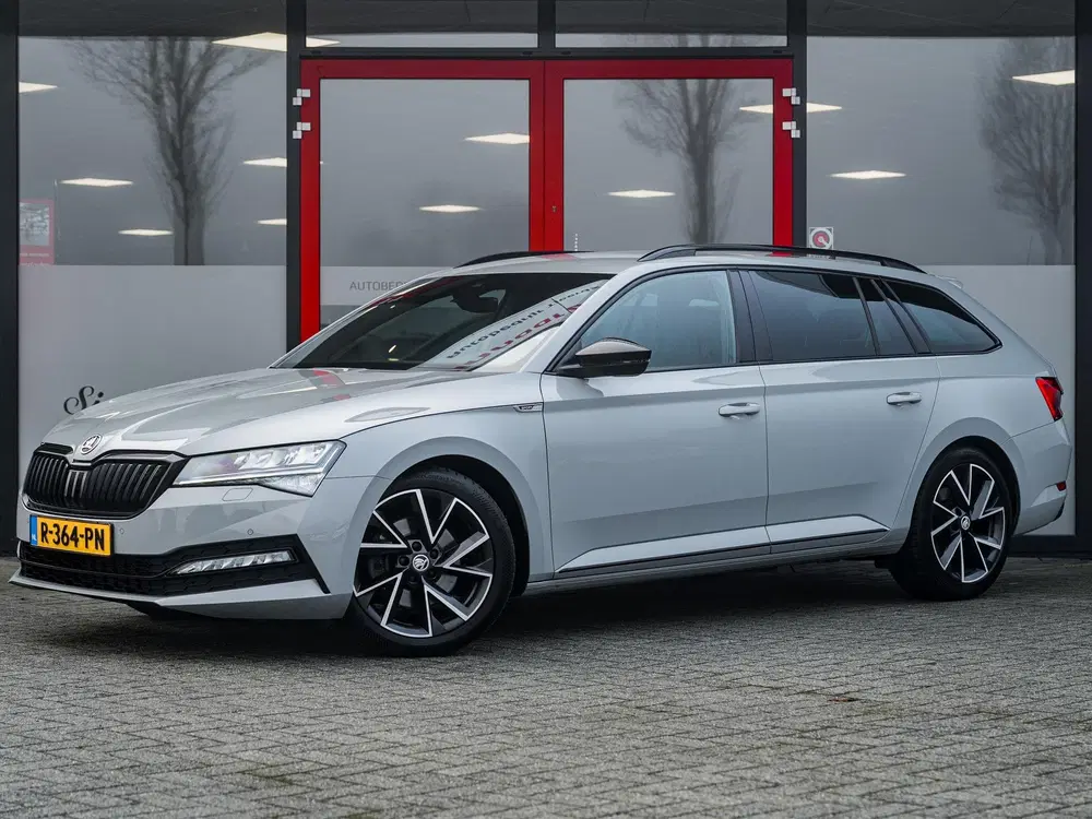 Skoda Superb 1.5 TSI ACT Limited Sportline uit 2022, foto 20