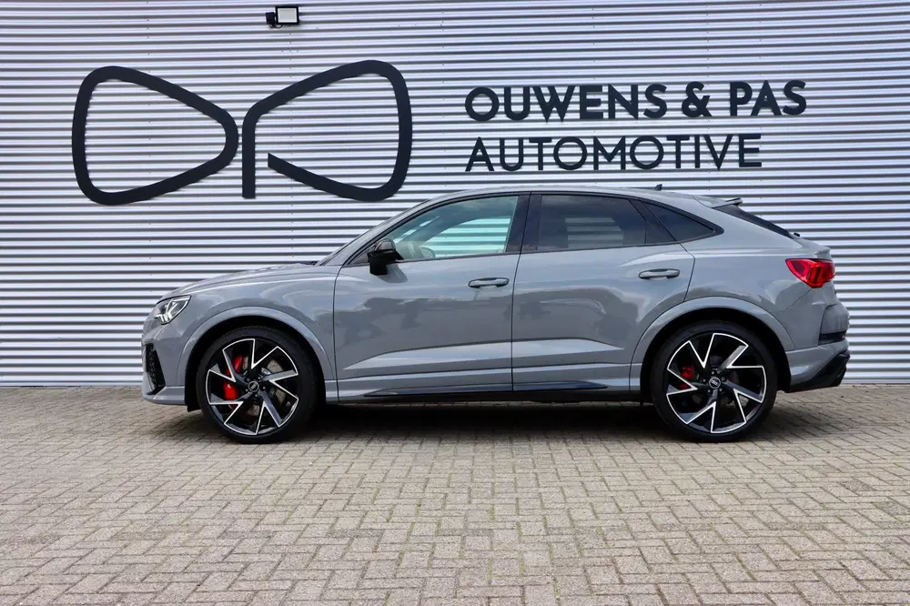 Audi RS Q3 uit 2021, foto 2