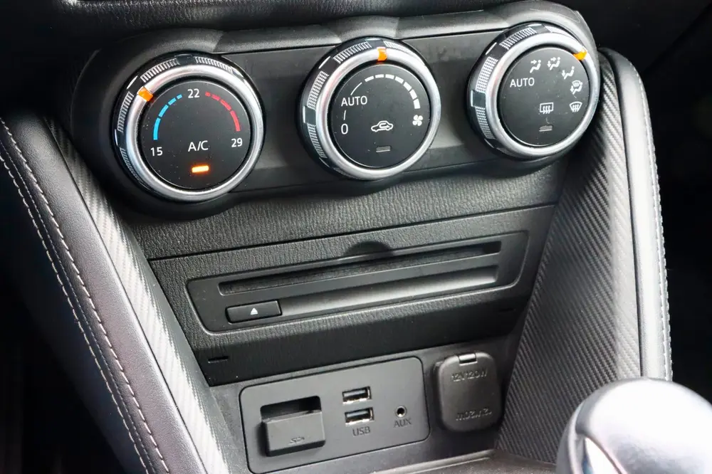 Mazda 2 1.5 Skyactiv-G GT-M | NAVIGATIE | STOELVERWARMING | uit 2019, foto 19