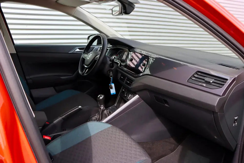 Volkswagen Polo 1.0 TSI Comfortline | NAVIGATIE | STOELVERWA uit 2020, foto 10