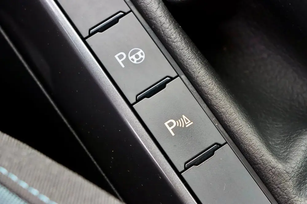 Volkswagen Polo 1.0 TSI Comfortline | NAVIGATIE | STOELVERWA uit 2020, foto 16