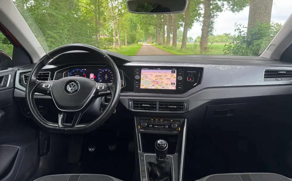 Volkswagen Polo 1.0 TSI Highline Business 116PK VIRTUALDASHB uit 2020, foto 2