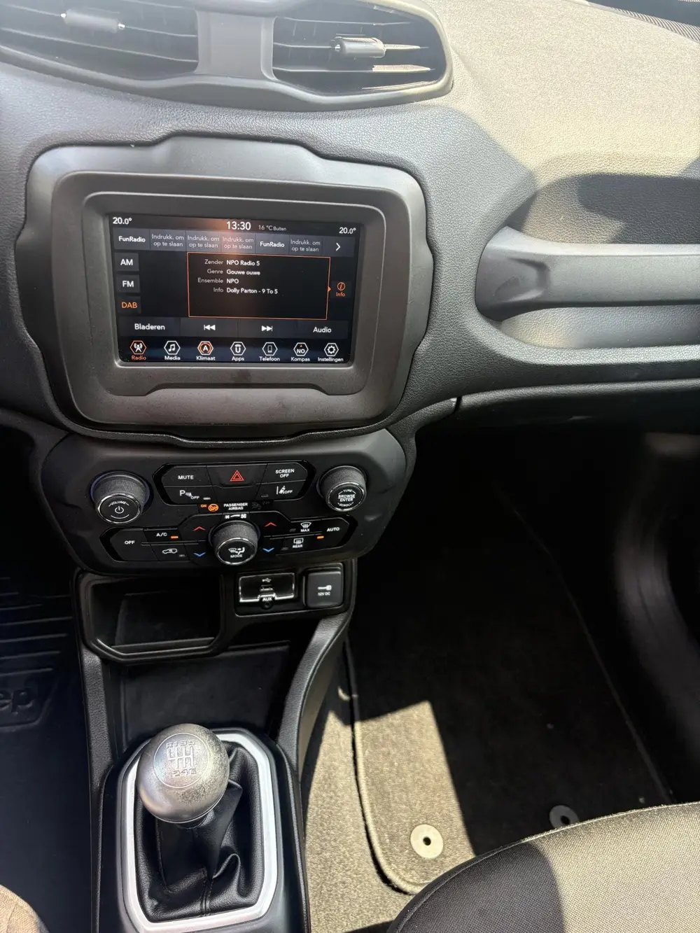 Jeep Renegade 1.0T Limited uit 2020, foto 15
