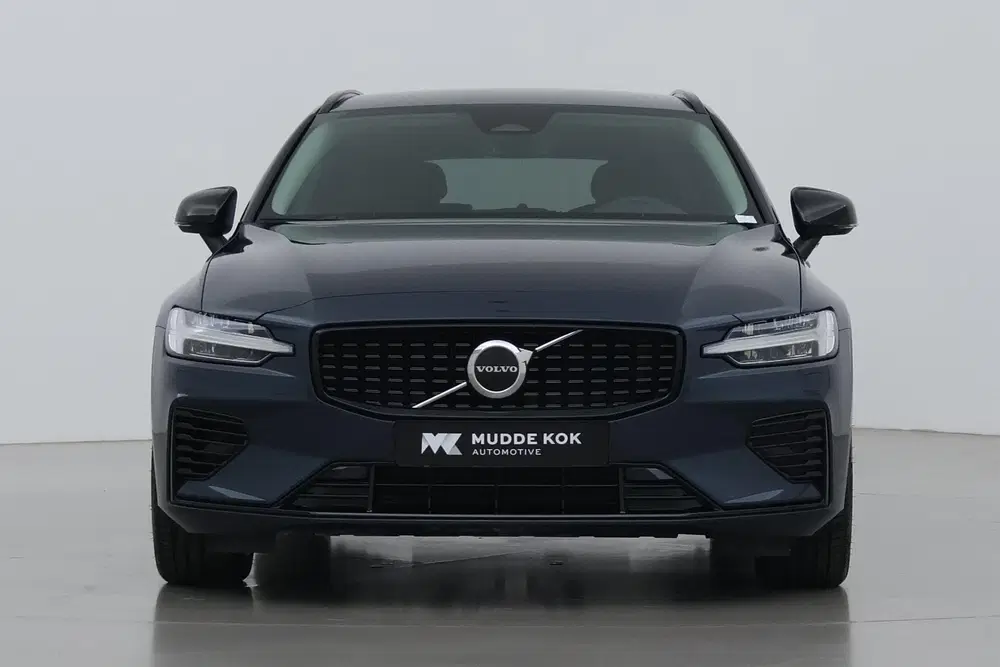 Volvo V60 T8 Plus Dark uit 2025, foto 16