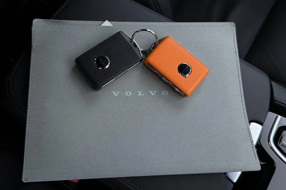 Volvo V60 T8 Plus Dark uit 2025, foto 18